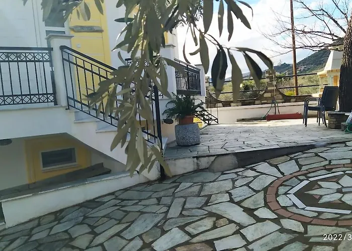 Villa Felicity Seafront Luxury House *