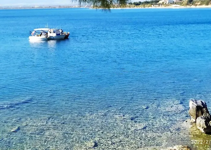 Felicity Seafront Luxury House * Néa Ankhíalos