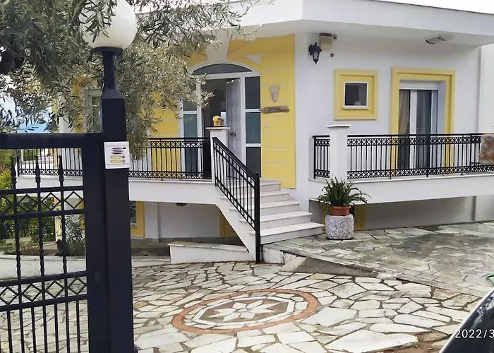 Villa Felicity Seafront Luxury House Néa Ankhíalos