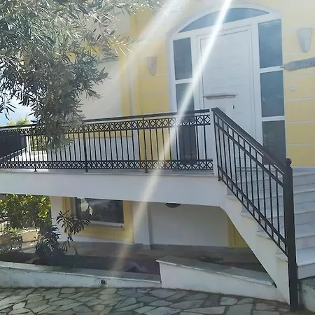 Felicity Seafront Luxury House *